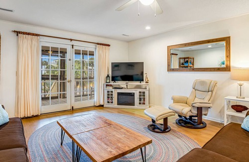 Edisto Island House | Lovely House Across Street From Beach w/ Lagoon Views + 2 Dogs Okay
