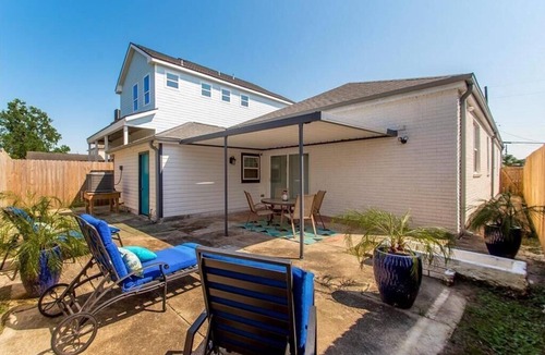 Milneburg House | Lovely, spacious & peaceful 3-bedroom house in New Orleans w AC & outdoor space.