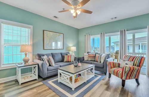Tybee Island Apartment | Lovely Tybee Condo Close to Beach