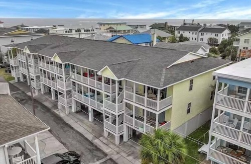 Tybee Island Apartment | Lovely Tybee Condo Close to Beach