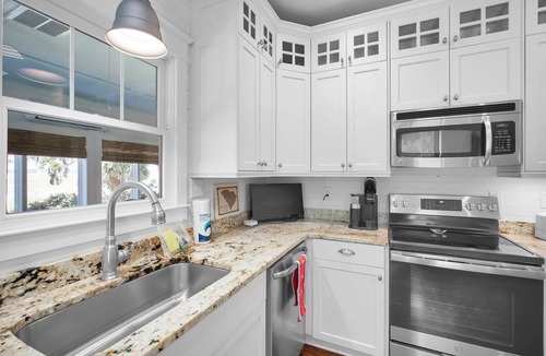Beaufort House | Lowcountry Charm with Private Dock Overlooking Beaufort River
