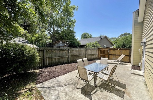 Mallard Lakes House | Lowcountry Oasis - 3 bed 2 bath - 5 min to the beach - fenced in yard