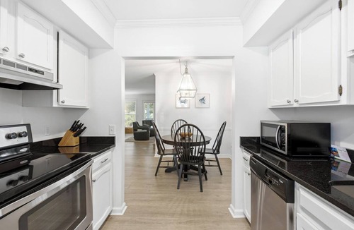 The Cottages Condo | Luxe Shipyard Villa | Golf Oasis | Beach Club Near