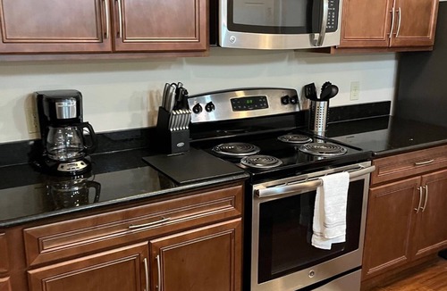 Elmwood Apartment | Luxury 1 Bedroom apartment in NOLA