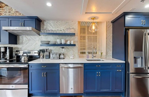 French Quarter House | Luxury 4bd French Quarter Retreat w. Parking!