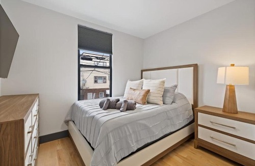 The Heights Apartment | Luxury and Trendy 3BR 2BA APT only 20 minutes to New York