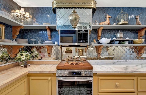 Historic Downtown Savannah House | Luxury Downtown Savannah Retreat | Heated Pool Access