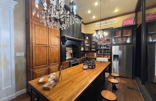 Natchitoches House | Luxury Historic 4BR Home in Downtown Natchitoches: Verandas + 2-Story Kitchen