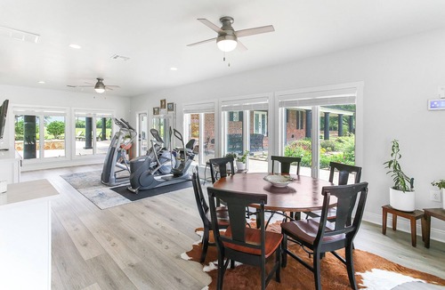 Lake Charles Apartment | Luxury Pool House for Rent In South Lake Charles, Louisiana