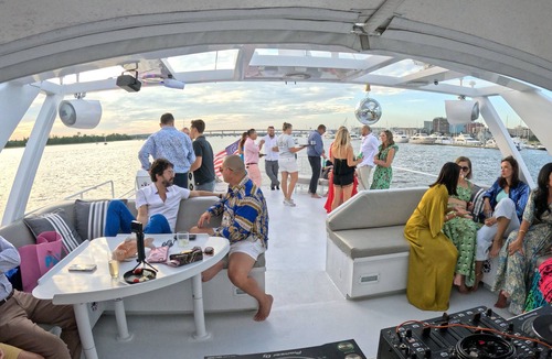 Downtown Charleston Boat Rental | Luxury Yacht Charter with private stewardess, great views, & strong Wi-Fi.