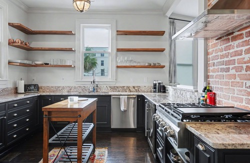 Metropolitan House | Maison Barnard | Starland's Most Stunning Home + Private Pool, Event Space