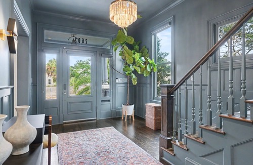 Metropolitan House | Maison Barnard | Starland's Most Stunning Home + Private Pool, Event Space