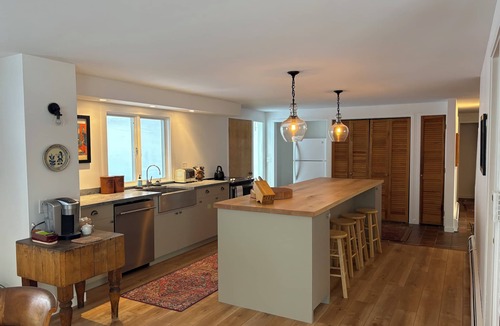 North Pomfret House | Maple Avenue Farm. Views, Farmhouse in Pomfret