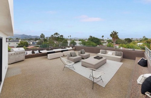 Melrose House | Melrose Luxury Home W/Huge Rooftop & Pool