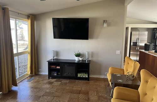Jacksonville House | Mid Century Modern Cottage near Air Base and Hospital