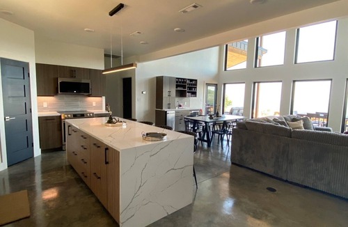 Jasper Cabin | Modern 3-BR Lodge in Jasper with breathtaking views of the Arkansas Grand Canyon