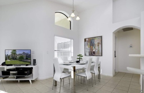 Davenport House | Modern 4 Bedroom Home - Private Pool!