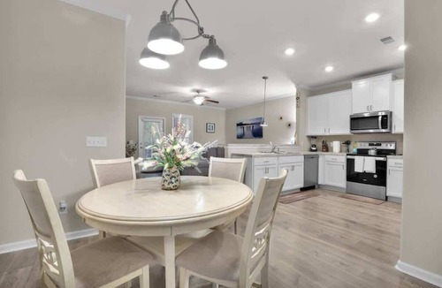 Pooler Condo | Modern Townhome in Pooler | Pool & Trails
