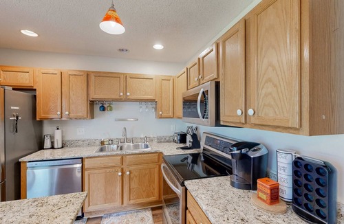 North Charleston House | Modern townhouse close to shopping, night life and restaurants