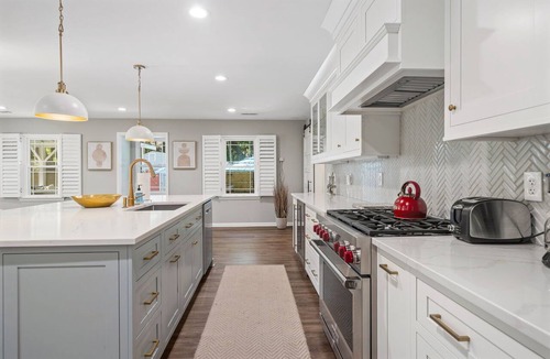 Isle of Palms House | Near Beach Luxury Residence, Heated Pool & Hot Tub, Pet Friendly, Isle of Palms