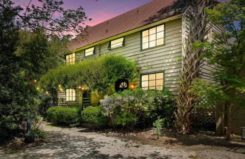 Harleston Village Apartment | NEW 1BR Charming Guesthouse Near King St Walk to Historic District 30+ Stays