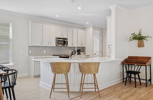 Bluffton House | NEW! 3 mins to Old Town Sleeps 12 Game Room Charming Bluffton Retreat