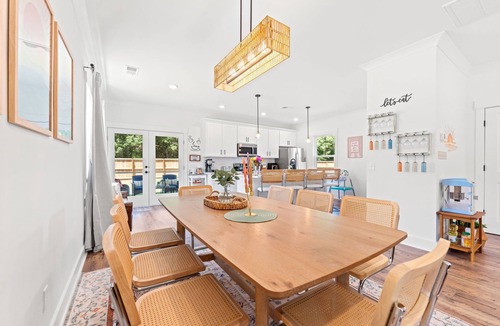 Charleston House | NEW BUILD | 10 Mins to Folly | 4 BR, 10 Guests