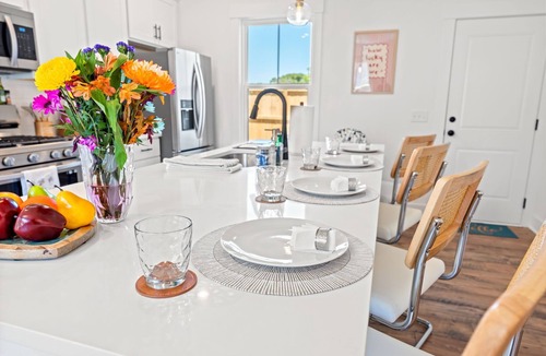 Charleston House | NEW BUILD | 10 Mins to Folly | 4 BR, 10 Guests