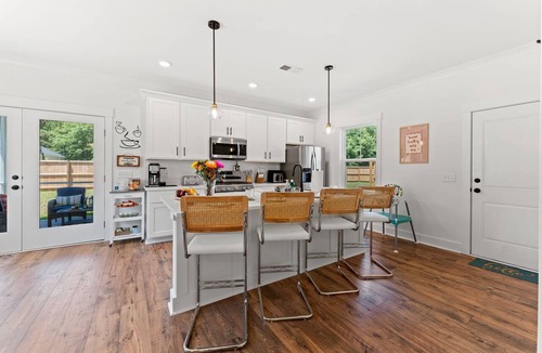 Charleston House | NEW BUILD | 10 Mins to Folly | 4 BR, 10 Guests