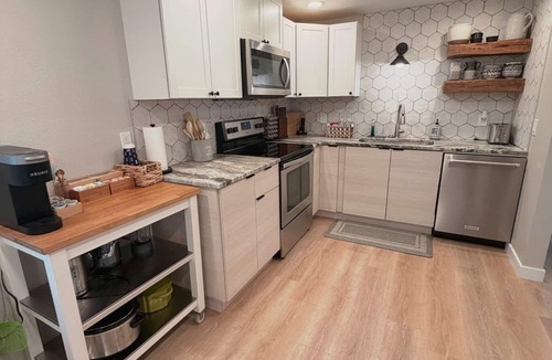 Hatch House | New Listing Special! Your National Parks Base Camp, Remodeled 3 Bed home.