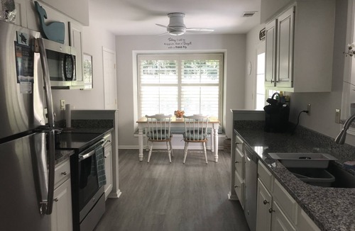 Shipyard Plantation House | NEW LISTING! Modern Townhouse - Evian Villas in Shipyard,