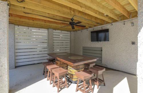 North Forest Beach House | New Private Luxury Home 7 BR 6 BA 2 HB pool-WATERFALL / spa 4 min walk to beach.