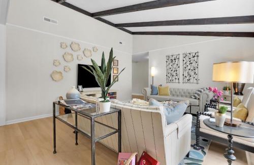 Beaufort House | NEW! The White House, with 2 King Ensuites close to Parris Island and Downtown