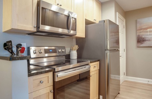 Harbour Town Condo | Newly Renovated/Golf Clubhouse View/1st Fl/1 BR/1BA/Private Patio/Sofa Bed/Pool