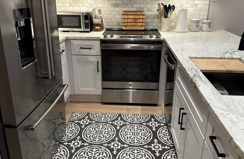 Sullivan's Island Condo | Newly renovated. 1 King bedroom condo, 2 blocks from Sullivan's Island beach.