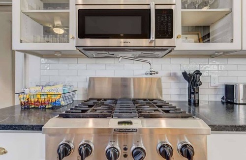 Old North End House | Noble Manor: Stylish Retreat w/Hot Tub & BBQ
