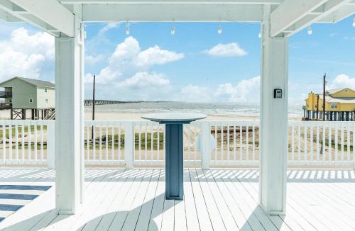 San Luis House | Oasis Beachfront Volleyball Court Sleeps 12