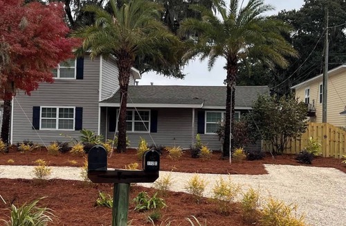 Whitemarsh Island Cottage | Oatland Island Family Cottage 10 minutes from Tybee Island and Historic Savannah