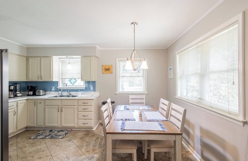 Northeast Virginia Beach House | Ocean Side Cottage 89th St VA Beach-last minute 20% discount week Aug 27–Sept 11