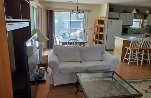 Beaufort House | Ocean Views, Mid-Island, Main 3BR2BA + Guest 1BR1BA House s