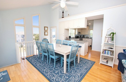 Whale Head Hill House | Oceanside, Close to the Beach, Private Pool, Hot Tub! 740, Wild Horses