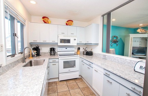 Corolla Light House | Oceanside, Hot Tub, Close to Ocean, 626, Casa Del Mar