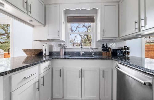 Old Village House | Old Village - 3 BR with Private Backyard & Deck