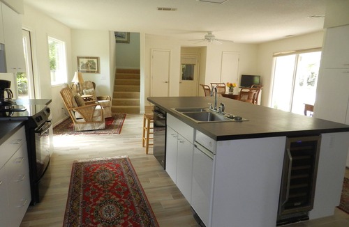 Oceanside House | ONE DISCOUNTED OPEN WEEK, June 27th-July 4th, Close to Beach, Pool, Pet Friendly