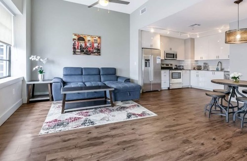 Central Business District House | Original Condo with Game Room Near City Hot Spots