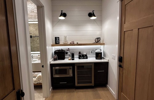 Walterboro House | Osprey Cottage Suite 3717-A - part of the Eden at Gracefield Event Venue