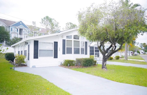 Kissimmee Cottage | Our Retro Mod Pod-Disney & Old Town Minutes Away! Family Friendly Amenity Rich