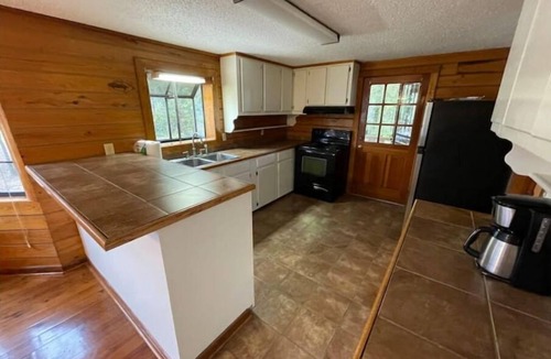 De Valls Bluff Cabin | Outdoors Paradise! Private cabin on the bank of the White River.