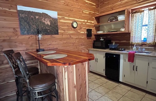 Ozark Cabin | Park and ride to ATV trailheads and to the Mulberry River at Cass Arkansas.