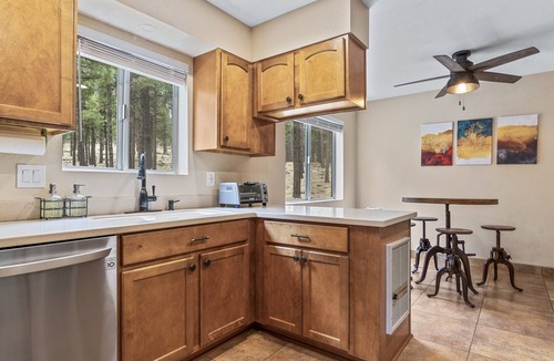 Fort Valley House | Peaceful Forest Retreat· Hot Tub · Sauna · Views